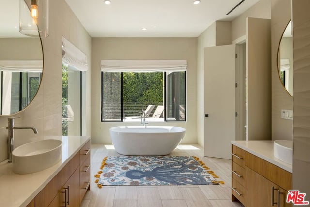 734 N Spaulding Avenue, Los Angeles, CA 90046 — photo 12 of 18