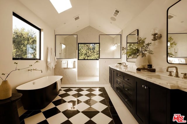 1459 Via Cresta, Pacific Palisades, CA 90272 — photo 19 of 31