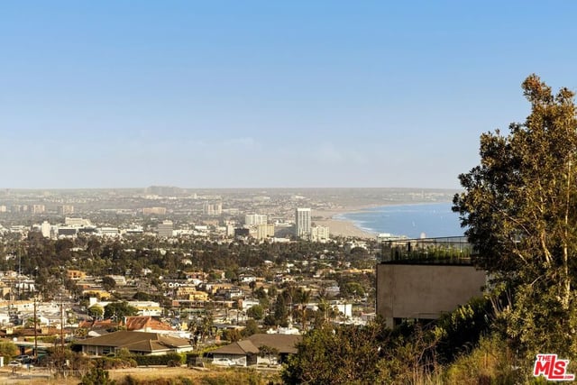 1459 Via Cresta, Pacific Palisades, CA 90272 — photo 26 of 31