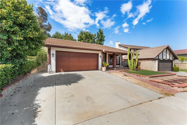 16035 Circle Diamond Road, Sylmar, CA 91342 — photo 5 of 51