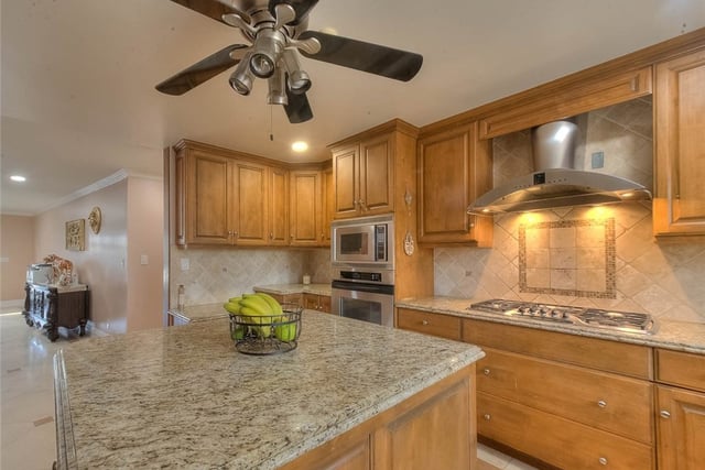 7835 Baysinger Street, Downey, CA 90241 — photo 8 of 37
