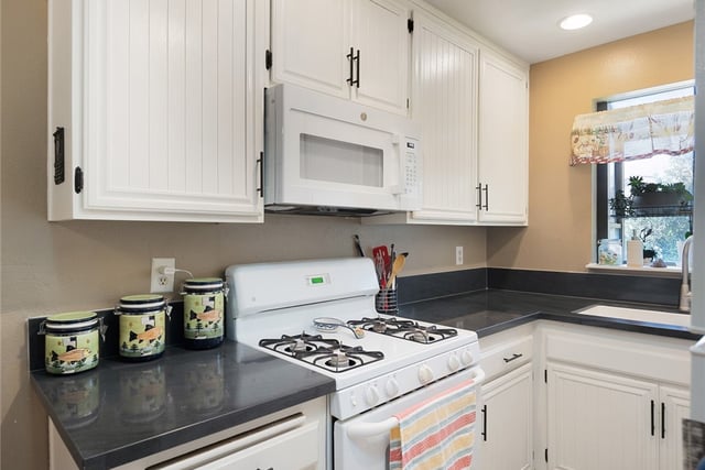 18053 Sundowner Way 626, Canyon Country, CA 91387 — photo 13 of 40