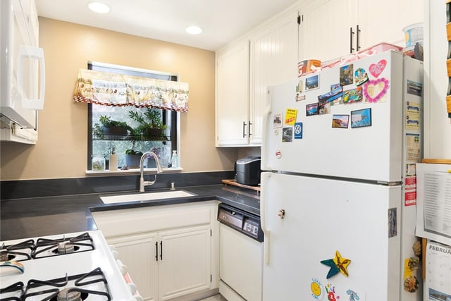 18053 Sundowner Way 626, Canyon Country, CA 91387 — photo 15 of 40