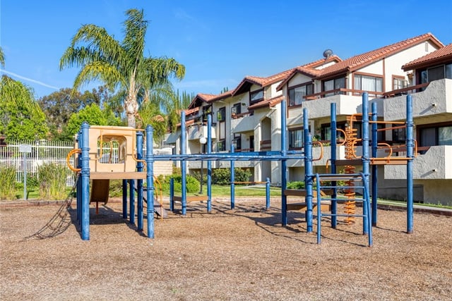 18053 Sundowner Way 626, Canyon Country, CA 91387 — photo 36 of 40