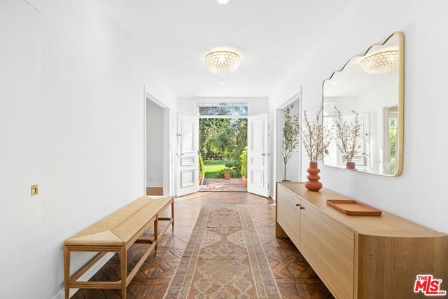 201 S Bristol Avenue, Los Angeles, CA 90049 — photo 5 of 28