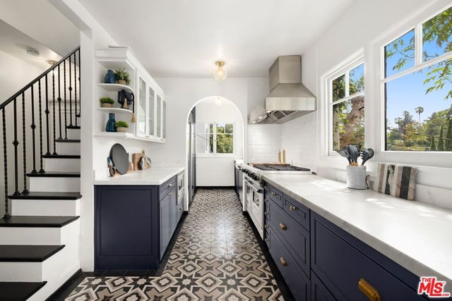 5826 Tuxedo Terrace, Los Angeles, CA 90068 — photo 13 of 40