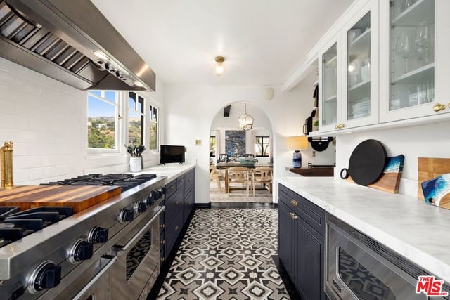5826 Tuxedo Terrace, Los Angeles, CA 90068 — photo 14 of 40