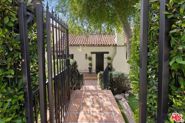 5826 Tuxedo Terrace, Los Angeles, CA 90068 — photo 3 of 40