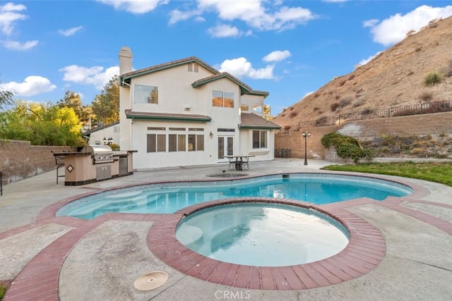 14439 Grandiflors, Canyon Country, CA 91387 — photo 2 of 44