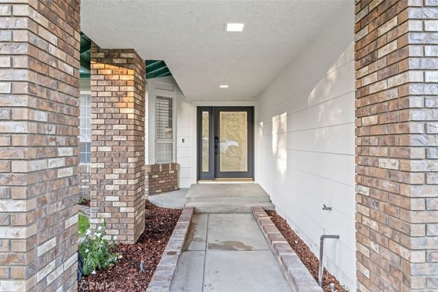 14439 Grandiflors, Canyon Country, CA 91387 — photo 3 of 44