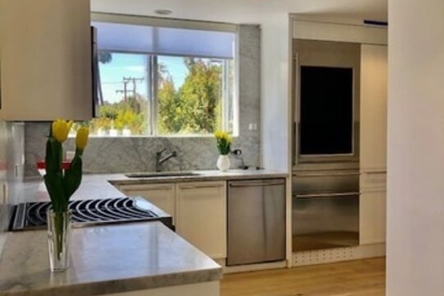 9033 Vista Grande Street 1, West Hollywood, CA 90069 — photo 9 of 44