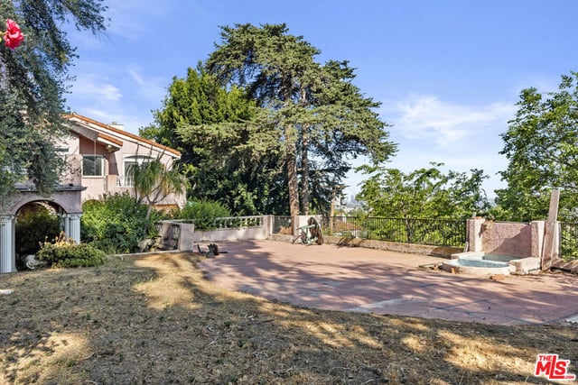 1830 N Sierra Bonita Avenue, Los Angeles, CA 90046 — photo 16 of 73