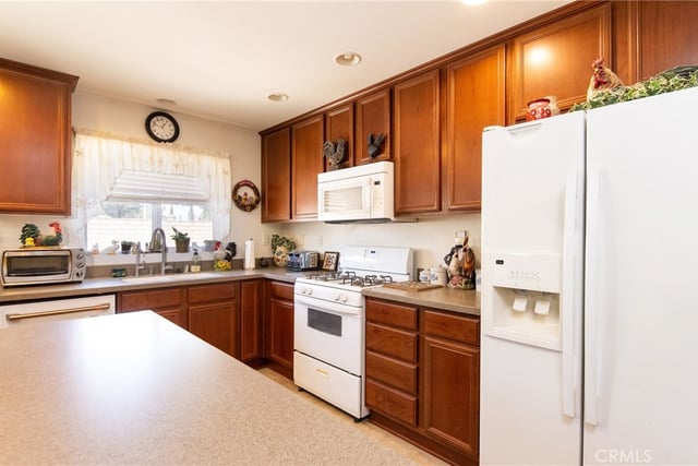 3225 Patti, Lancaster, CA 93535 — photo 5 of 37