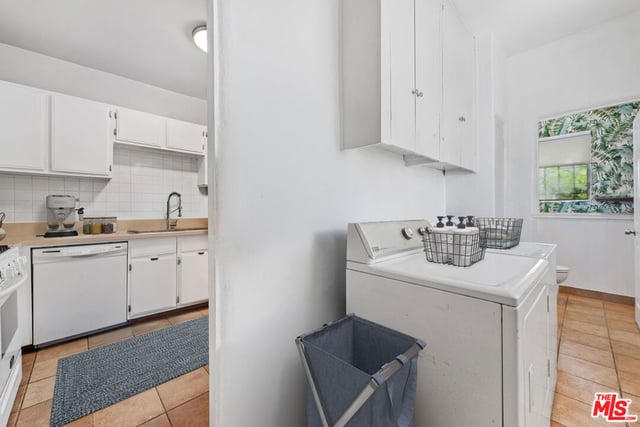 8130 Blackburn Avenue, Los Angeles, CA 90048 — photo 10 of 34