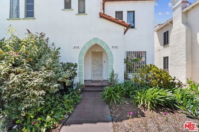 8130 Blackburn Avenue, Los Angeles, CA 90048 — photo 19 of 34
