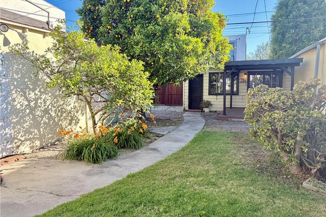 1745 Wellesley Avenue, Los Angeles, CA 90025 — photo 3 of 23