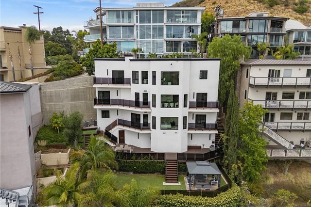 6438 Georgius, Los Angeles, CA 90068 — photo 2 of 75