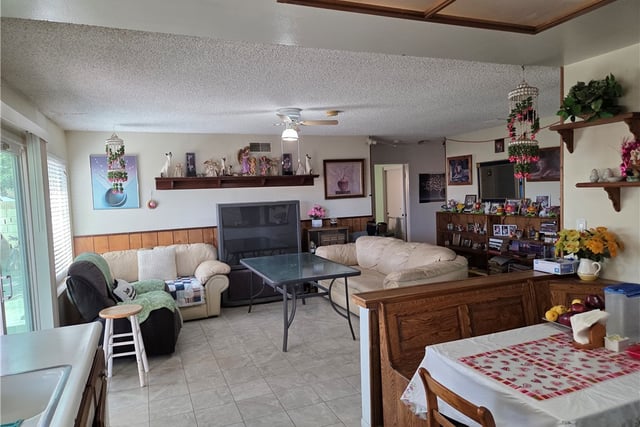 44047 Rodin, Lancaster, CA 93535 — photo 11 of 23