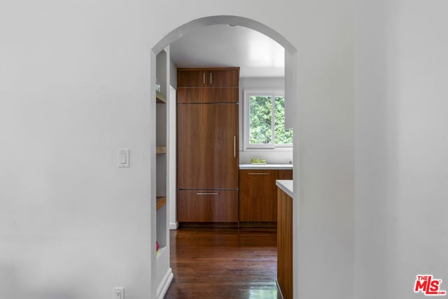 808 S Cloverdale Avenue, Los Angeles, CA 90036 — photo 13 of 57