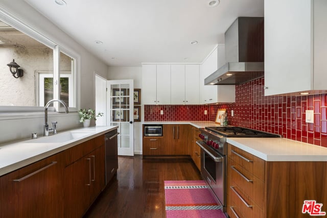 808 S Cloverdale Avenue, Los Angeles, CA 90036 — photo 15 of 57