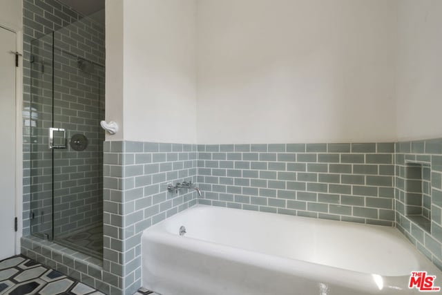 808 S Cloverdale Avenue, Los Angeles, CA 90036 — photo 42 of 57