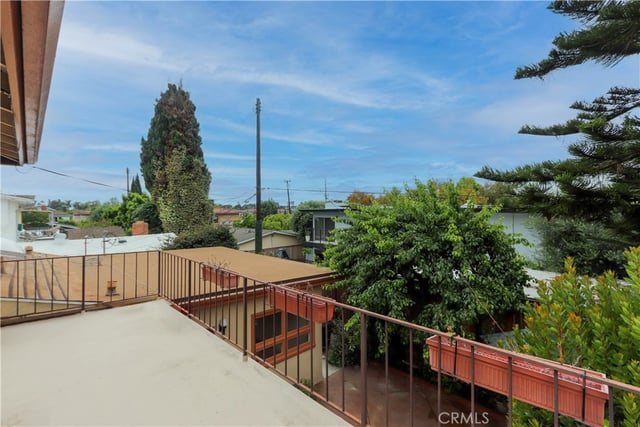 371 Manila, Long Beach, CA 90814 — photo 13 of 17