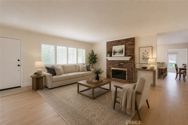 371 Manila, Long Beach, CA 90814 — photo 2 of 17