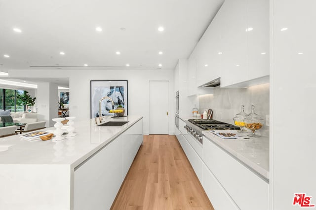 10601 Wilshire Boulevard 504, Los Angeles, CA 90024 — photo 11 of 46