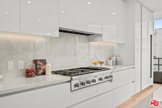 10601 Wilshire Boulevard 504, Los Angeles, CA 90024 — photo 12 of 46