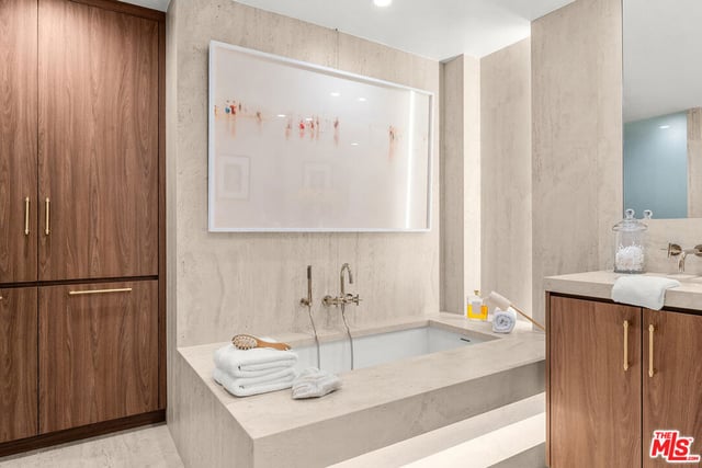10601 Wilshire Boulevard 504, Los Angeles, CA 90024 — photo 25 of 46