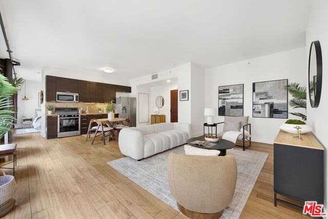 460 S Spring Street 1110, Los Angeles, CA 90013 — photo 8 of 25