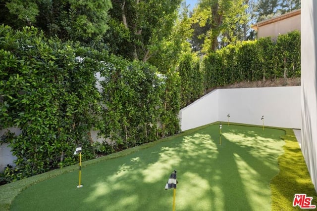 19641 Greenbriar Drive, Tarzana, CA 91356 — photo 41 of 58