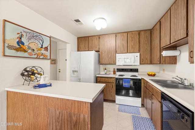 286 Oakleaf Drive 32, Thousand Oaks, CA 91360 — photo 10 of 25