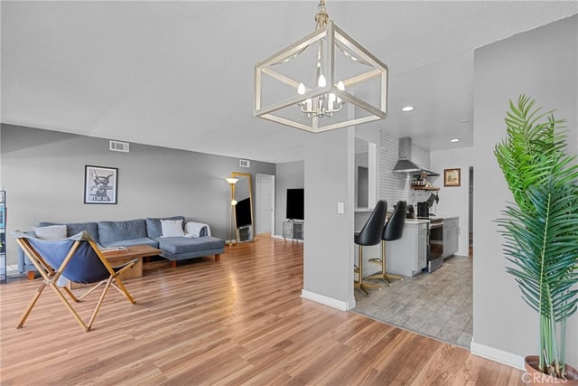 5454 Zelzah Avenue 309, Encino, CA 91316 — photo 2 of 29