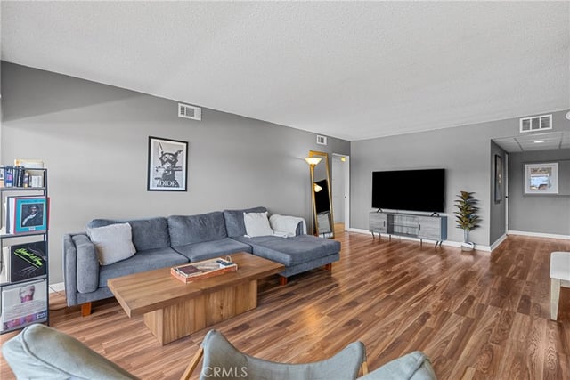 5454 Zelzah Avenue 309, Encino, CA 91316 — photo 3 of 29