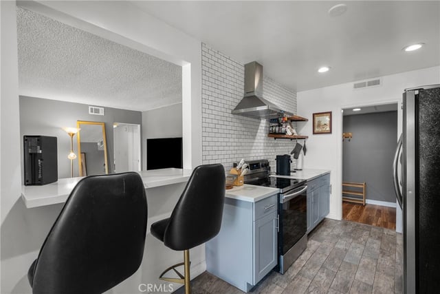 5454 Zelzah Avenue 309, Encino, CA 91316 — photo 5 of 29
