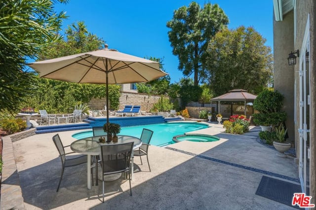 29061 Saddlebrook Drive, Agoura Hills, CA 91301 — photo 10 of 37
