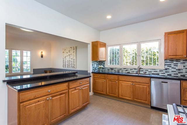 1524 S Fairfax Avenue, Los Angeles, CA 90019 — photo 9 of 16