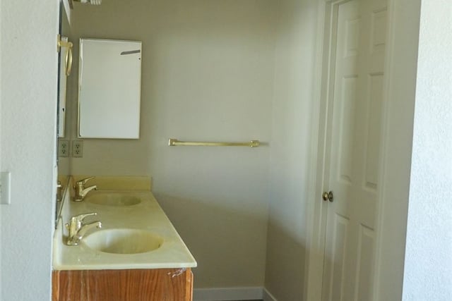 4545 W Avenue L10, Lancaster, CA 93536 — photo 14 of 35