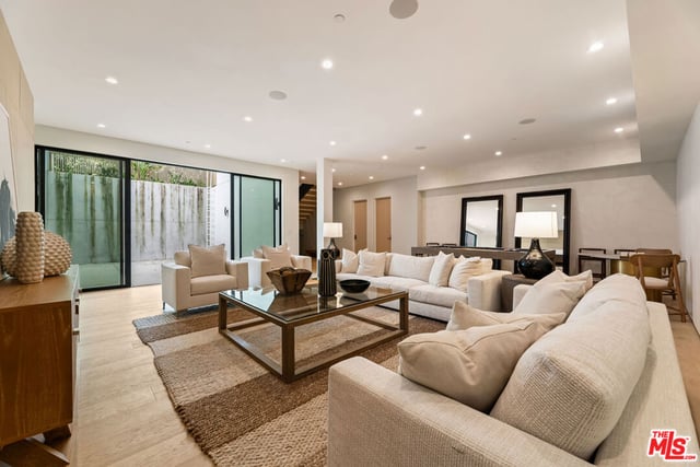 11929 Brentwood Grove Drive, Los Angeles, CA 90049 — photo 17 of 23