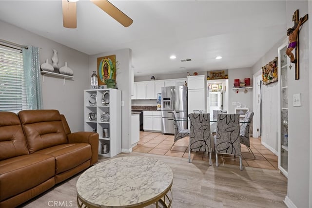 24746 Spruce, Newhall, CA 91321 — photo 11 of 34