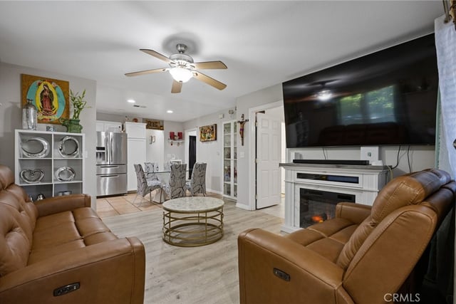 24746 Spruce, Newhall, CA 91321 — photo 7 of 34