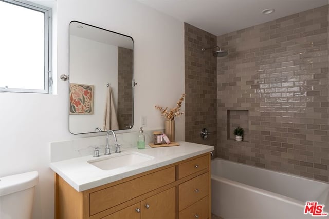 1803 S Orange Drive, Los Angeles, CA 90019 — photo 16 of 18
