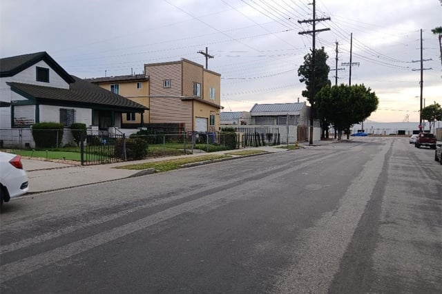 940 W 78th Street, Los Angeles, CA 90044 — photo 8 of 11