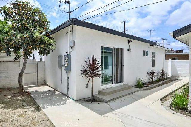11445 Saticoy Street, North Hollywood, CA 91605 — photo 16 of 32