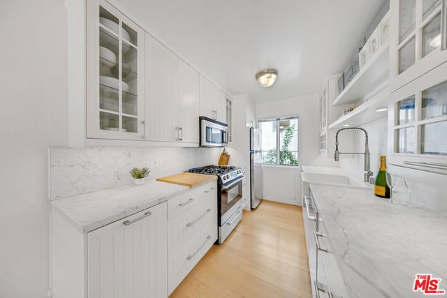 2141 S Bentley Avenue 107, Los Angeles, CA 90025 — photo 11 of 29