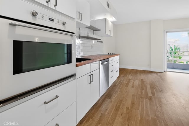 1131 Alta Loma 308, West Hollywood, CA 90069 — photo 5 of 29