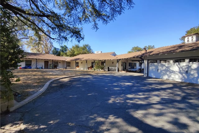 22427 Plummer Street, Chatsworth, CA 91311 — photo 2 of 37