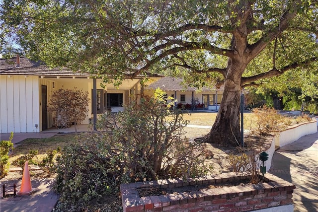 22427 Plummer Street, Chatsworth, CA 91311 — photo 27 of 37