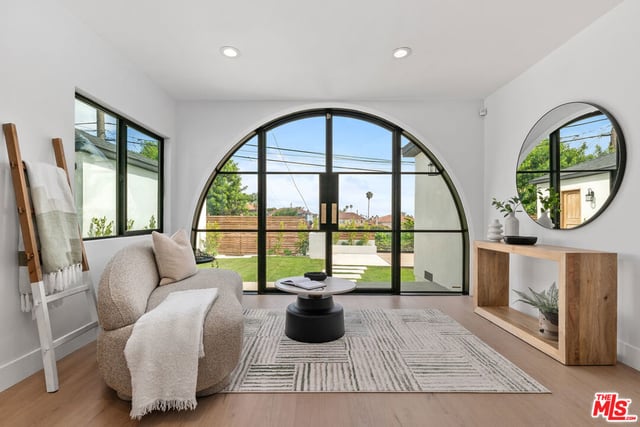 5168 Southridge Avenue, Los Angeles, CA 90043 — photo 12 of 30